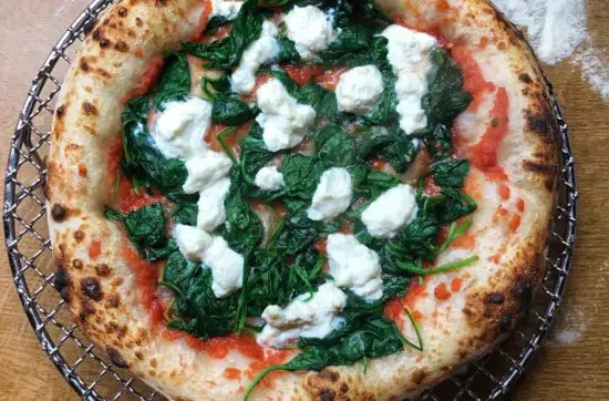 Pizza Spinat mit Ricotta