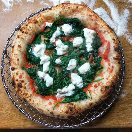 Pizza Spinat mit Ricotta