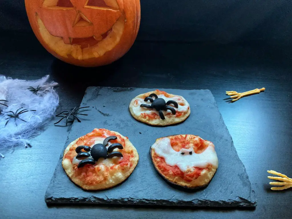 Spooky pizzette