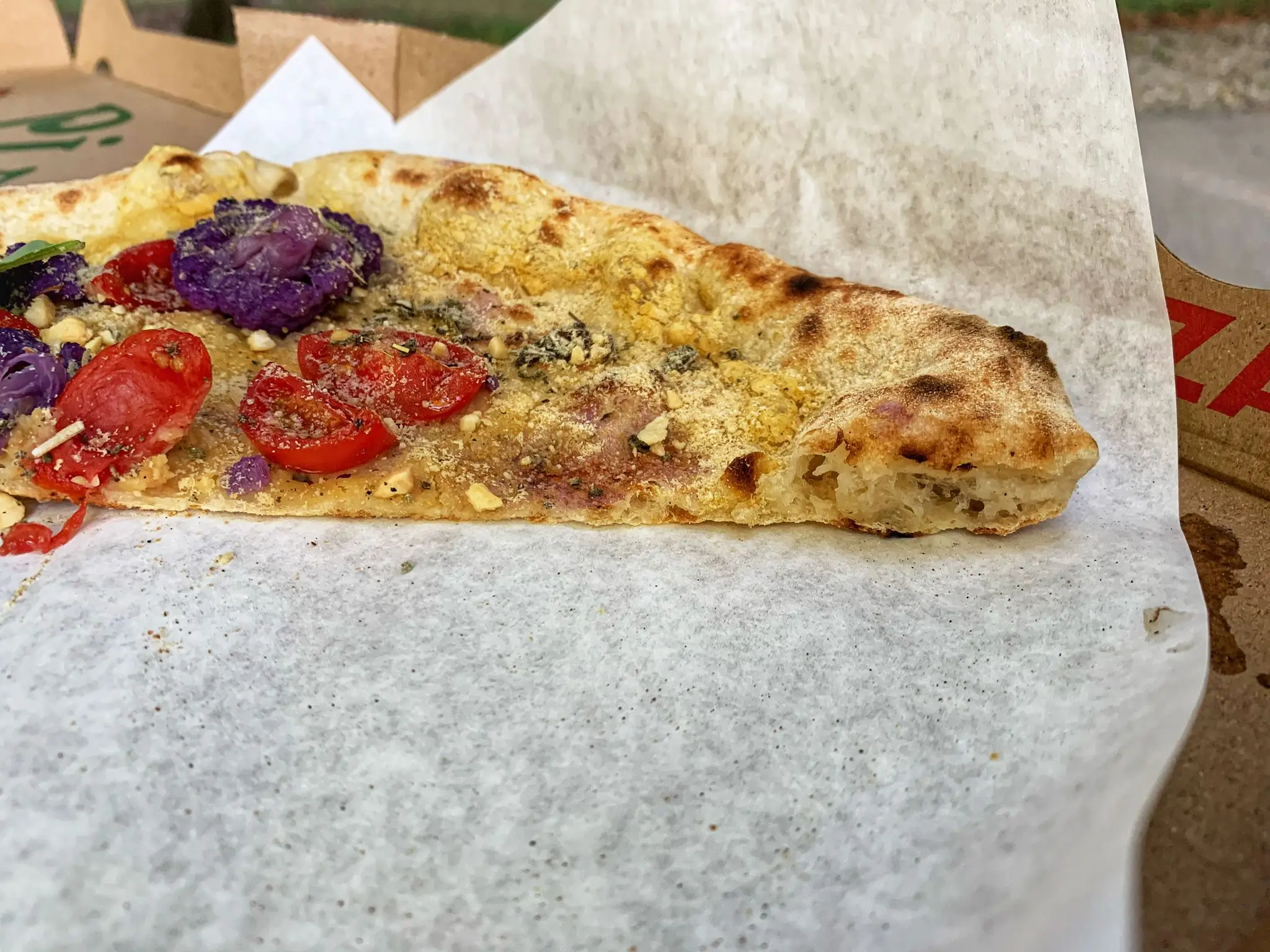Seitenschnitt der Napoli Rush Pizza aus München