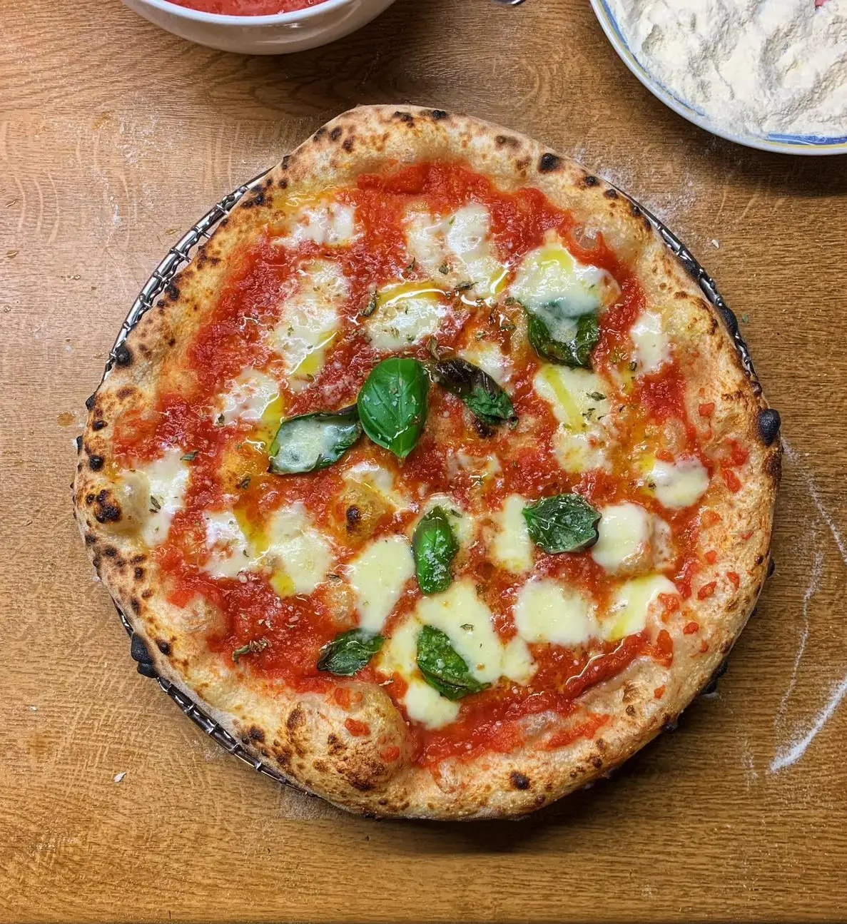 Neapolitanische Pizza mit Autolyse
