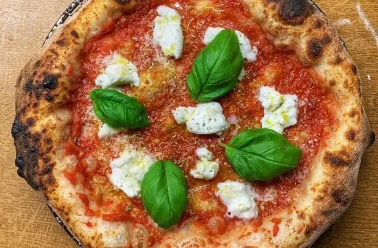 Neapolitanische Pizza mit 100% Poolish