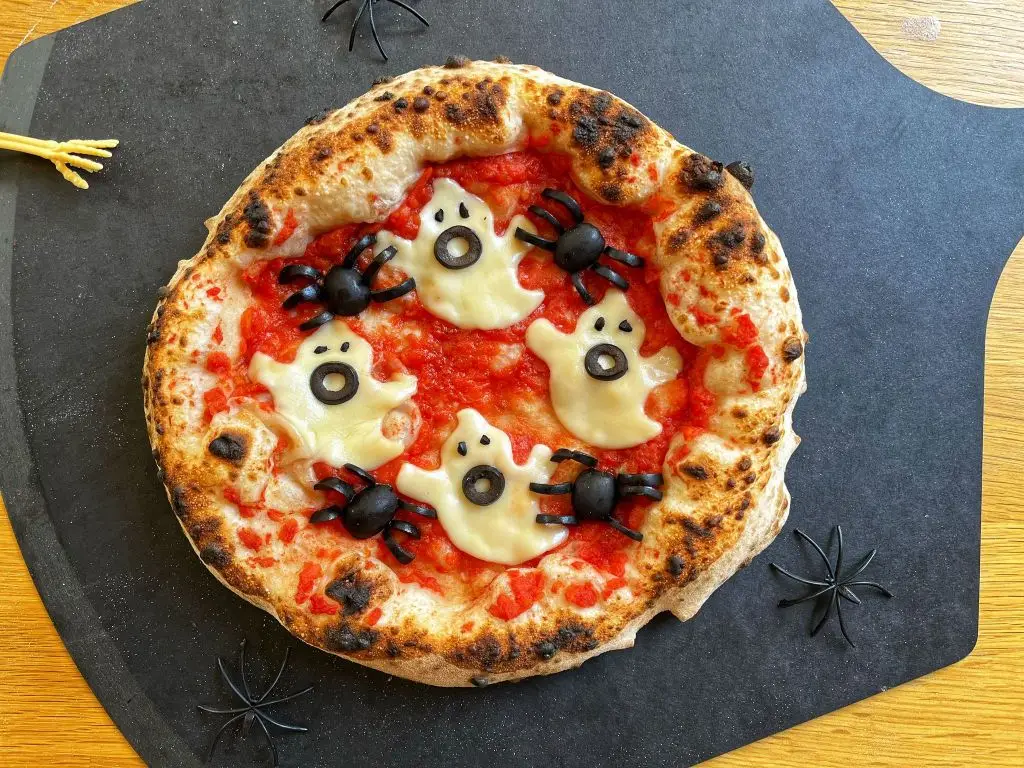 Halloween Pizza_Ghost