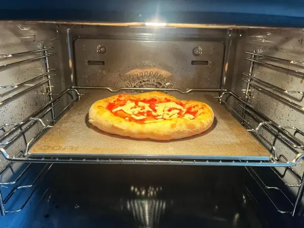 Baking pizza on pizza steel