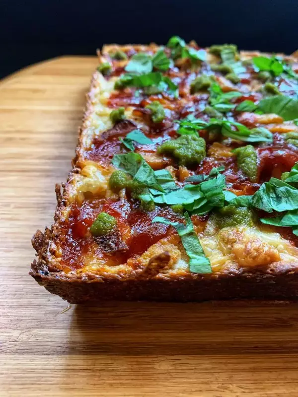 Vegan Hot BBQ Chicken Detroit Style Pizza Cheesecrust