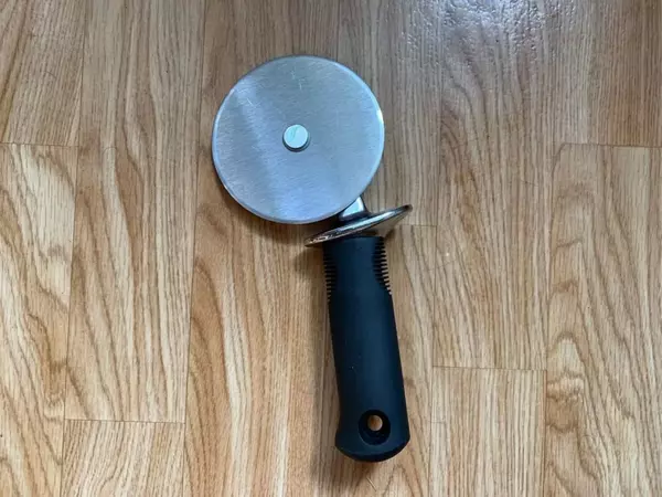 Pizza cutter